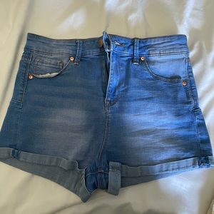 No boundaries Jean shorts